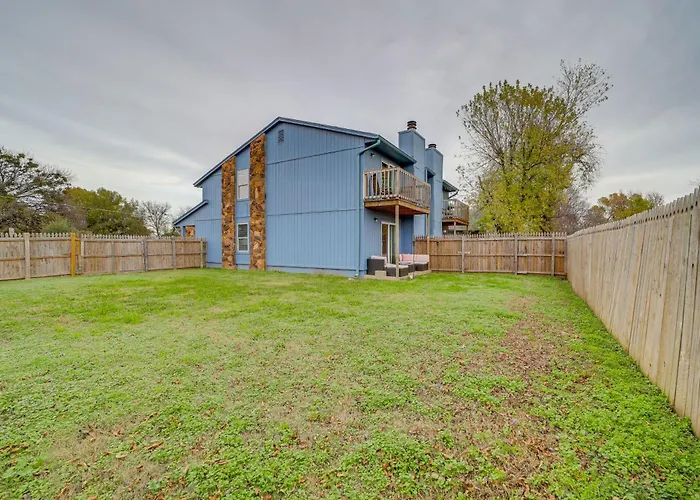Holiday home 5 Mi To Route 66 Fun! Towhome W/ Game Tulsa
